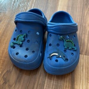 Boy toddler 9 blue like croc slip ons sandals girl